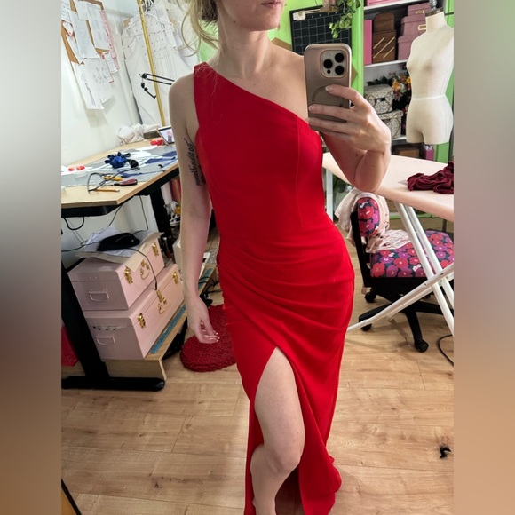 David's Bridal Red One-Shoulder Prom Dress - Picture 7 of 7